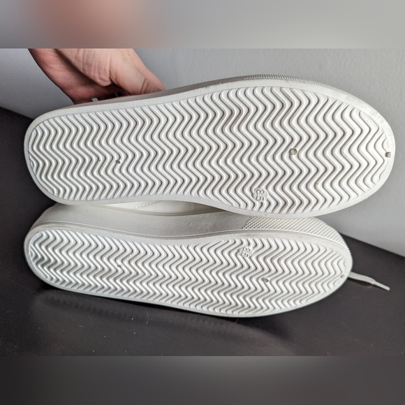 NWOT Bebe Monah shoes. Size 8.5 - Picture 9 of 12